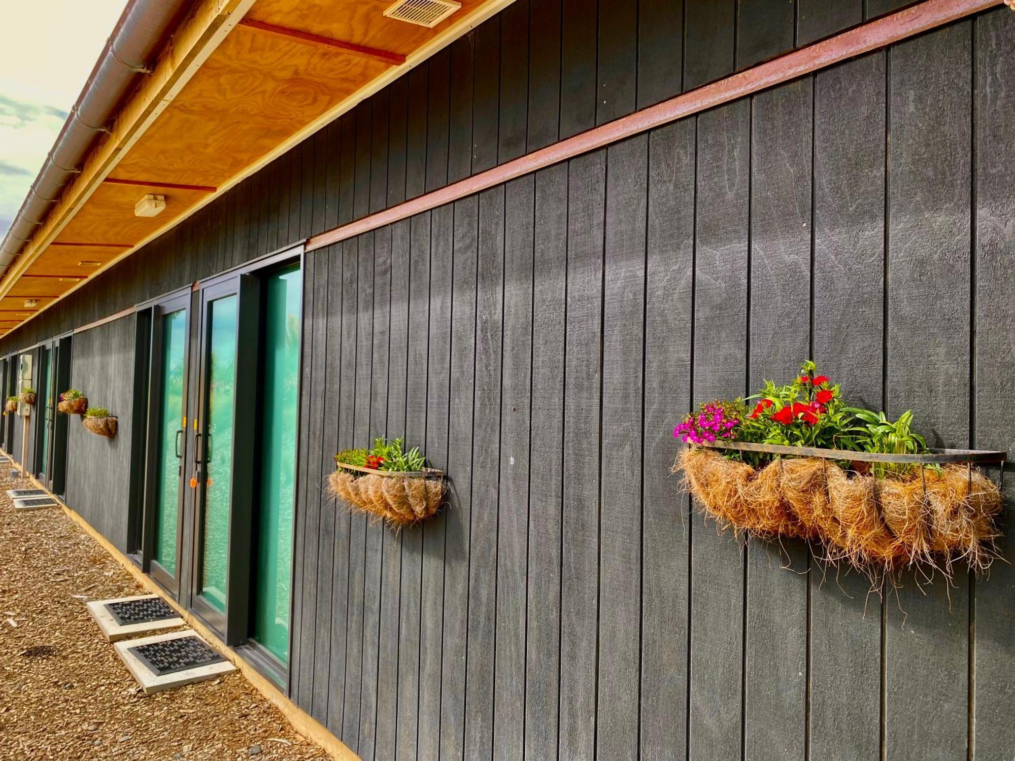 “The Cliffs” Humpridge View Motels Tuatapere Exterior photo